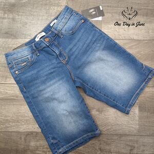 Nine West Mid Rise Bermuda Denim Shorts Size 4